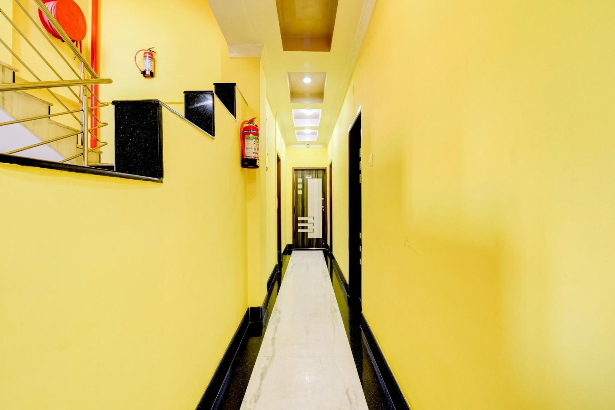 Capital O Good Luck Residency Hotel Dispur Exterior photo